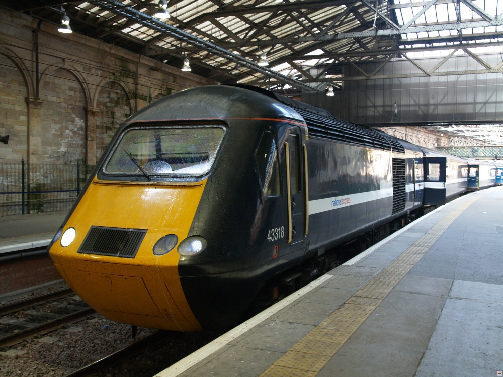 Edinburgh Waverley station.jpg